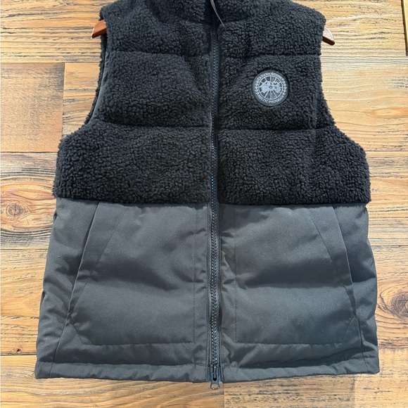 Canada Goose Elora 650 Fill Power Down Vest, NWT - Picture 1 of 15